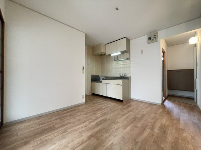 冬築タウン・パートⅡF棟の居間・リビング