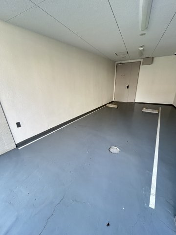 ヴィラ・セレーノ玉造本町(旧:ルネフラッツ玉造本町)の駐車場