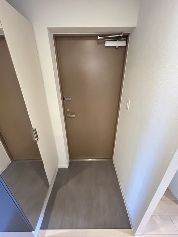 ヴィラ・セレーノ玉造本町(旧:ルネフラッツ玉造本町)の玄関