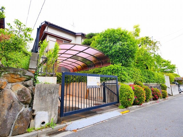 奈良市若葉台貸家の外観