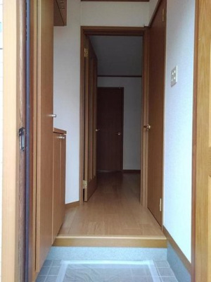 【玄関】 | ラルジュ余戸　Ａ | きれいな玄関です