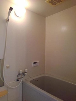 【浴室】 | ラルジュ余戸　Ａ | きれいなお風呂です