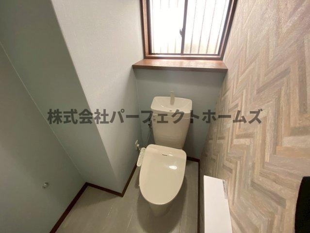 香里ヶ丘11丁目戸建　賃貸のトイレ|シンプルで使いやすいトイレです