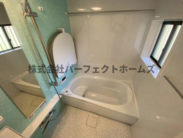 香里ヶ丘11丁目戸建　賃貸の浴室|きれいなお風呂です