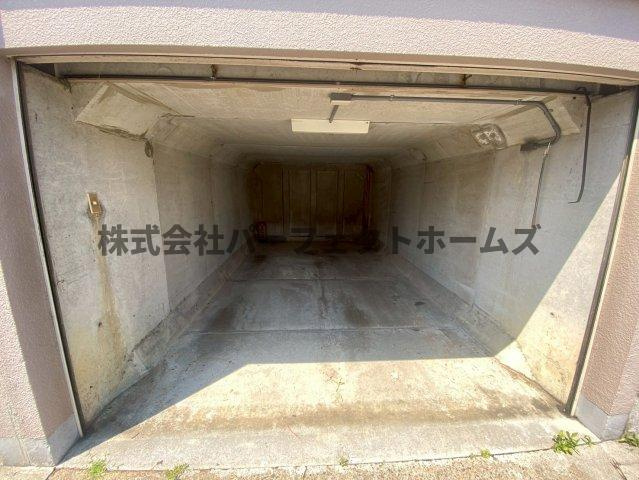 香里ヶ丘11丁目戸建　賃貸の駐車場|駐車場があります