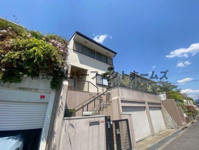 香里ヶ丘11丁目戸建　賃貸の外観|落ち着いた雰囲気の外観です