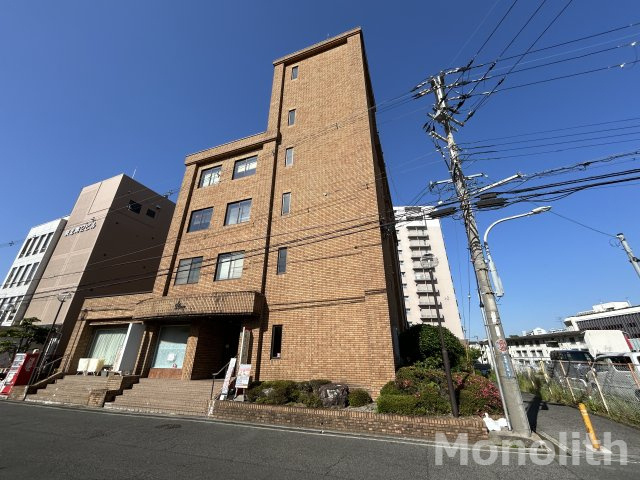 ISビル