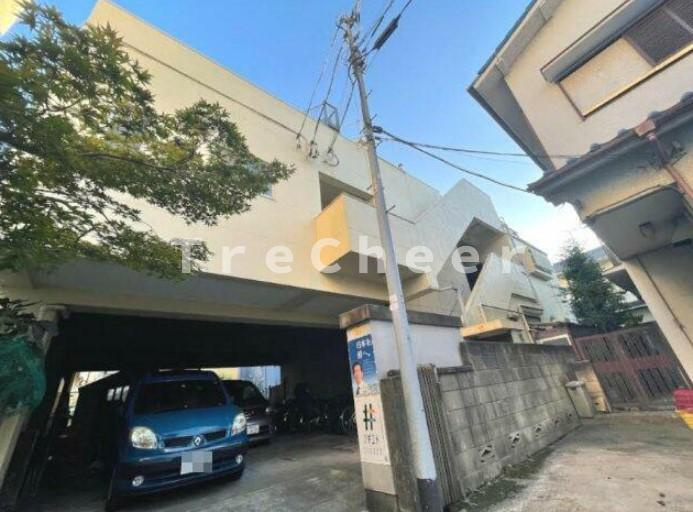 野田ビルのエントランス