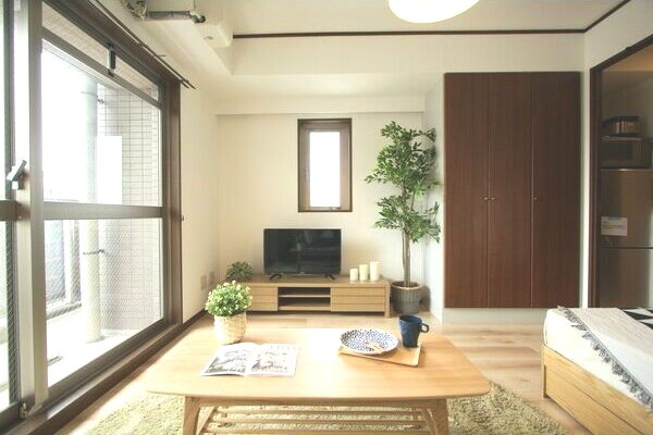 アスール江坂の洋室