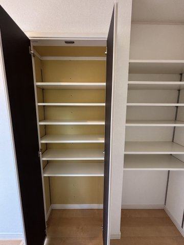 フォンターナWの収納|シューズボックス