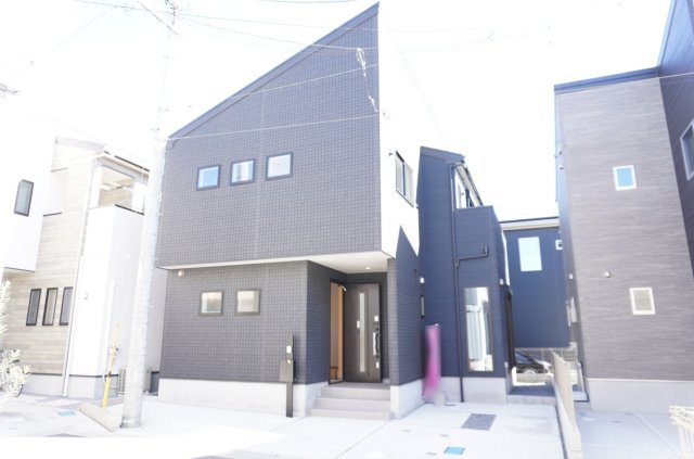 越谷市東大沢2丁目 分譲住宅の外観