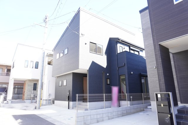 越谷市東大沢2丁目 分譲住宅の外観