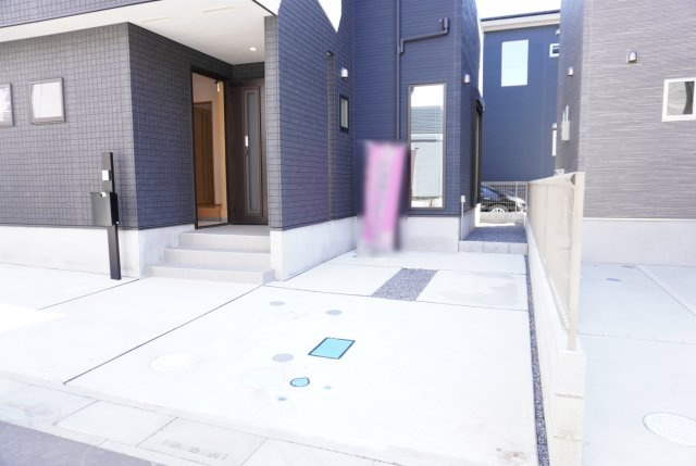 越谷市東大沢2丁目 分譲住宅の駐車場