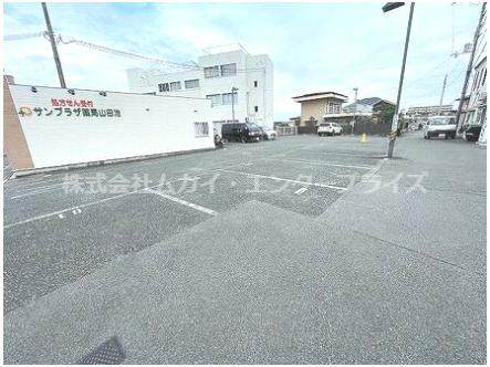 枚方市田口山2丁目　貸店舗の駐車場