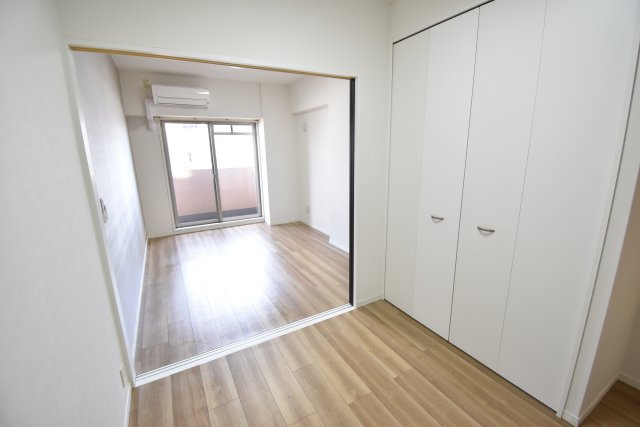 フロンティアタワー九条Ⅲの居間・リビング