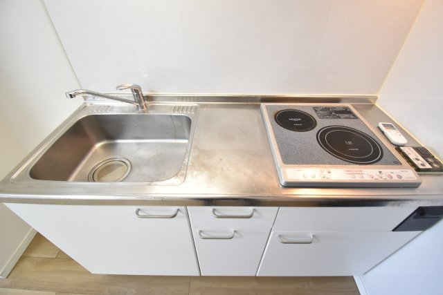 フロンティアタワー九条Ⅲのキッチン