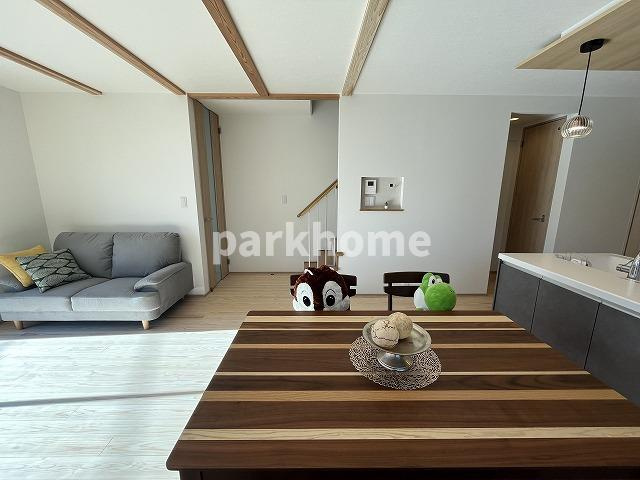 土佐市高岡町乙（西）新築住宅の居間・リビング|ゆったりとしたリビングです