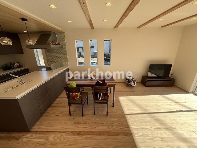 土佐市高岡町乙（西）新築住宅の居間・リビング|リビングです