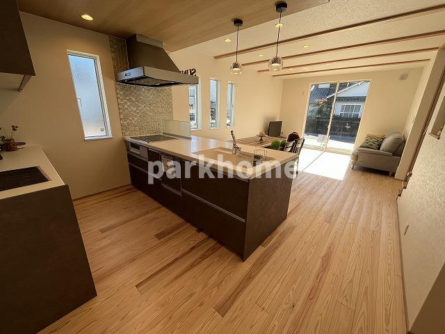 土佐市高岡町乙（西）新築住宅の居間・リビング|おしゃれなリビングです