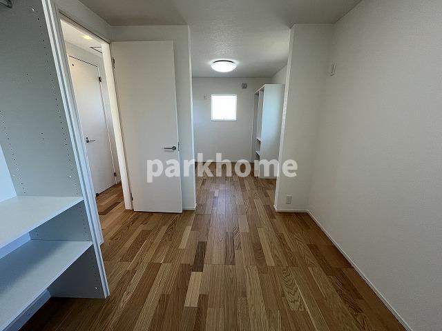 土佐市高岡町乙（西）新築住宅の洋室|明るい洋室です