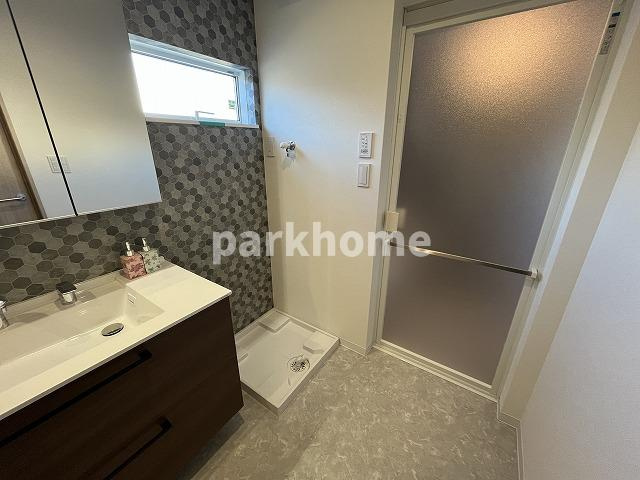 土佐市高岡町乙（西）新築住宅のランドリースペース