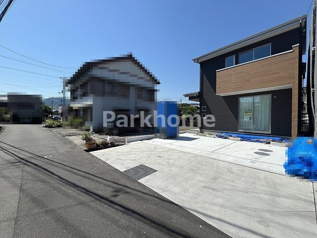 土佐市高岡町乙（西）新築住宅の前面道路含む現地写真