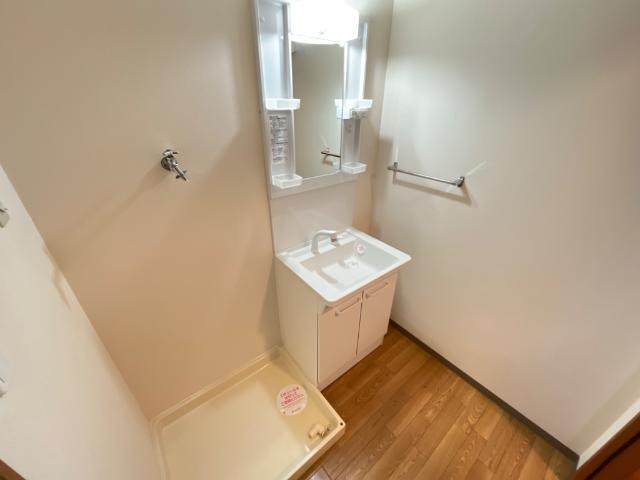 コート・ヴィラージュＢの洗面所|洗髪洗面化粧台