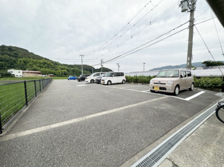【駐車場】