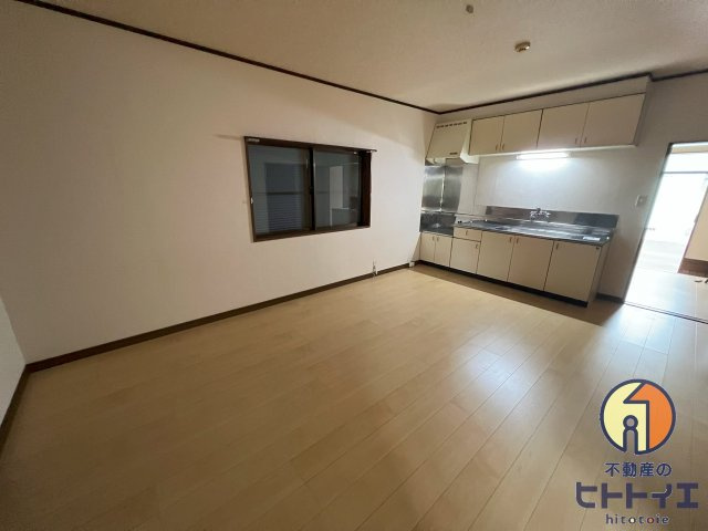 城崎新戸建の居間・リビング|リビングです