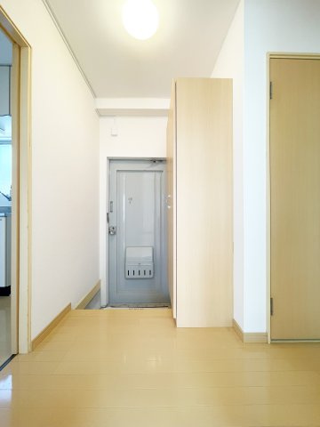 新浜マンションの玄関