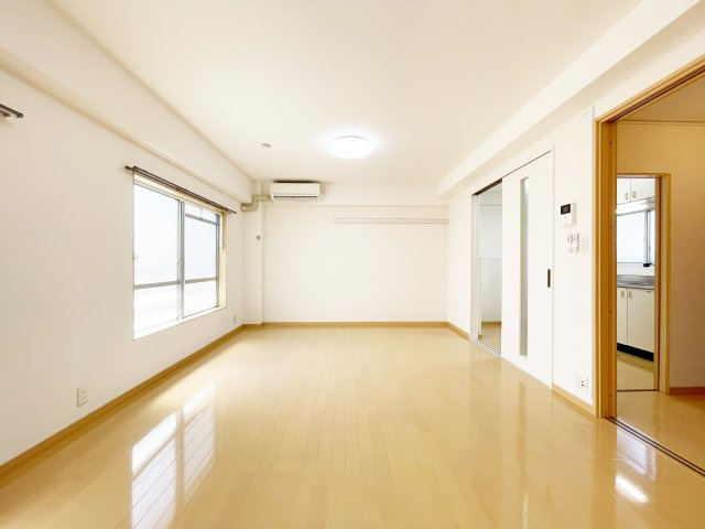新浜マンションの居間・リビング