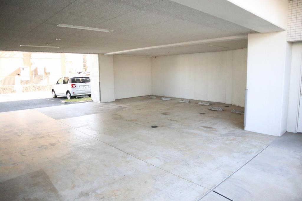 パールタウンの駐車場