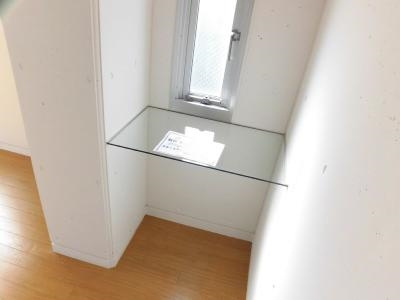 K-WARP（ケイワープ）の内装|ガラス棚付