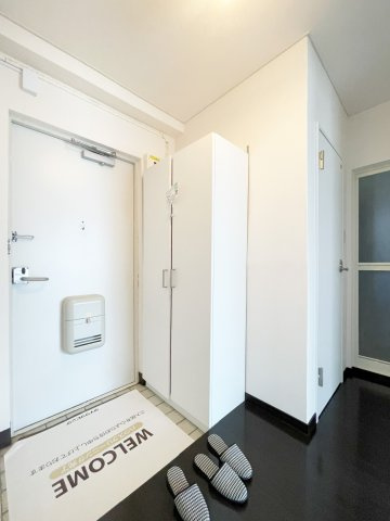 新浜マンションの玄関