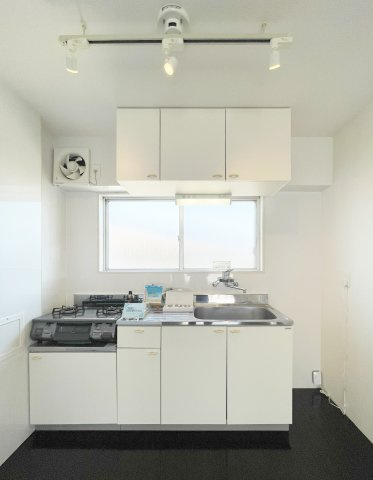 新浜マンションのキッチン