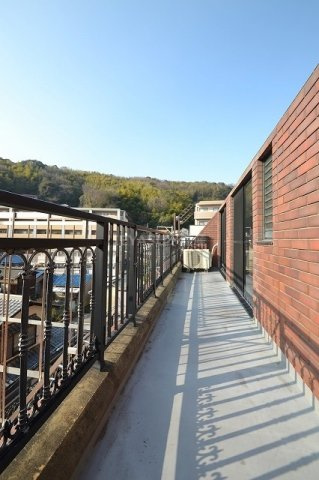 広島市西区己斐西町の賃貸マンションのバルコニー