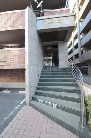 広島市西区己斐西町の賃貸マンションのエントランス