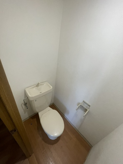 UTレジデンス六甲【弊社管理物件】のトイレ|清潔感のあるトイレです