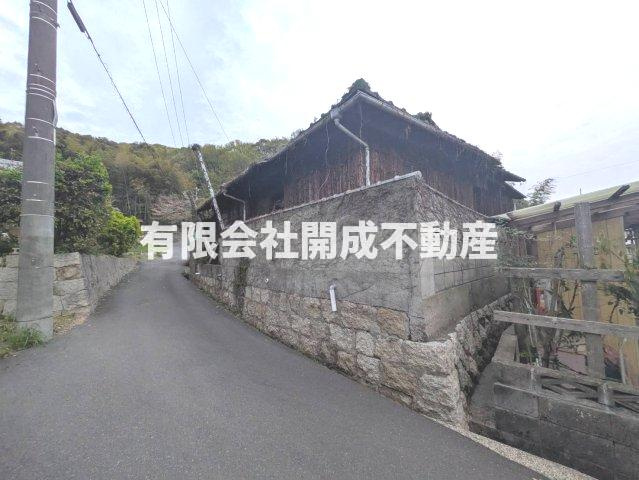 玉野市梶岡　土地の前面道路含む現地写真