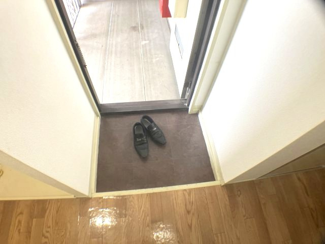 井上コーポの玄関