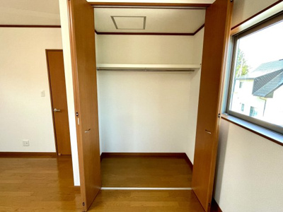 【収納】 | 中古戸建　米沢市万世町牛森 | 9帖の洋室にはクローゼットもございます！