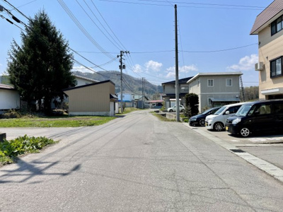 【前面道路含む現地写真】 | 中古戸建　米沢市万世町牛森
