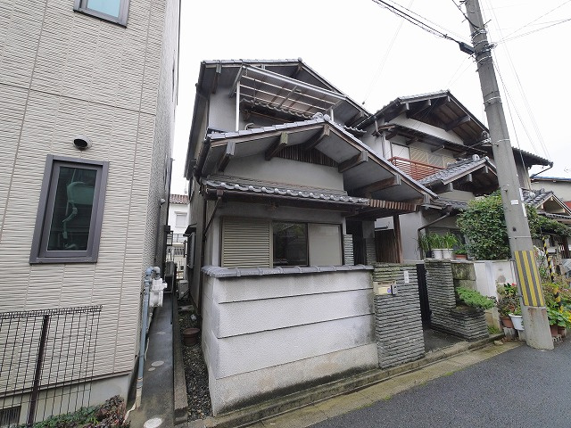 池沢町貸家の外観|落ち着いた雰囲気の外観です