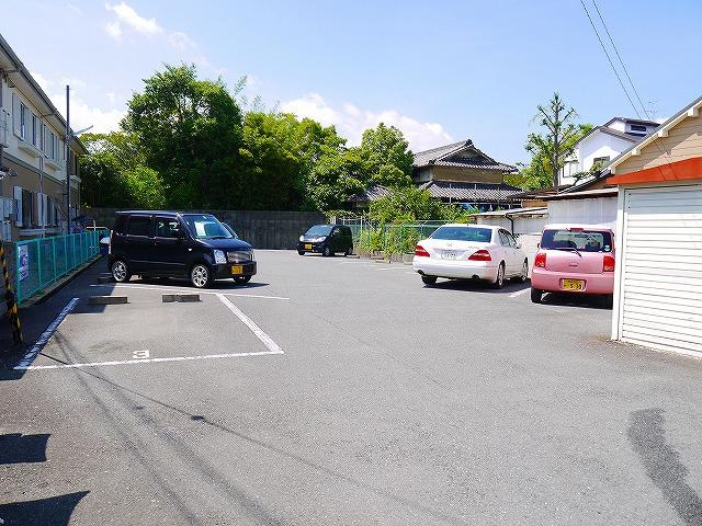 パティオBの駐車場|駐車スペースもあります