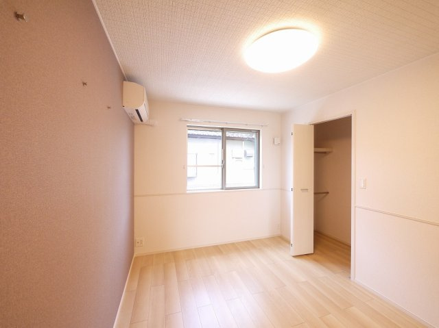 ピーチブロッサムの洋室|明るい洋室です