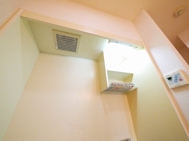 リヴィエールのキッチン|キッチン上部の収納です