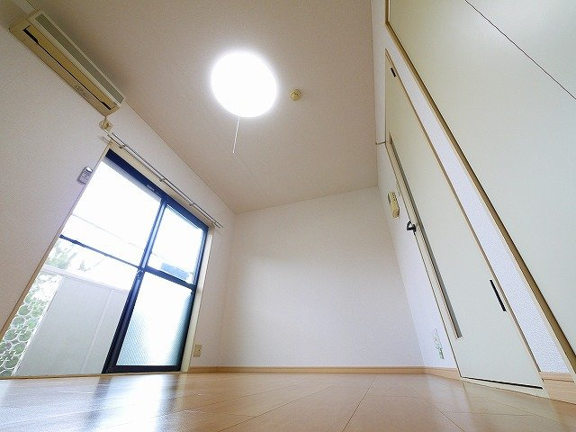 リヴィエールの洋室|明るい洋室です