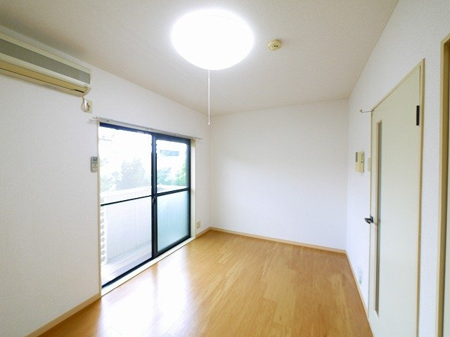 リヴィエールの洋室|個人の部屋や寝室として使える洋室です