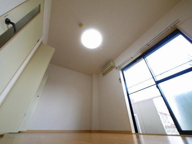 リヴィエールの居間・リビング|こちらのリビングで趣味の時間をお楽しみください