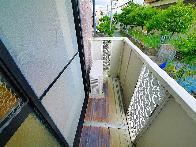 リヴィエールのバルコニー|外からの目が気にならないバルコニーで洗濯物が干せます